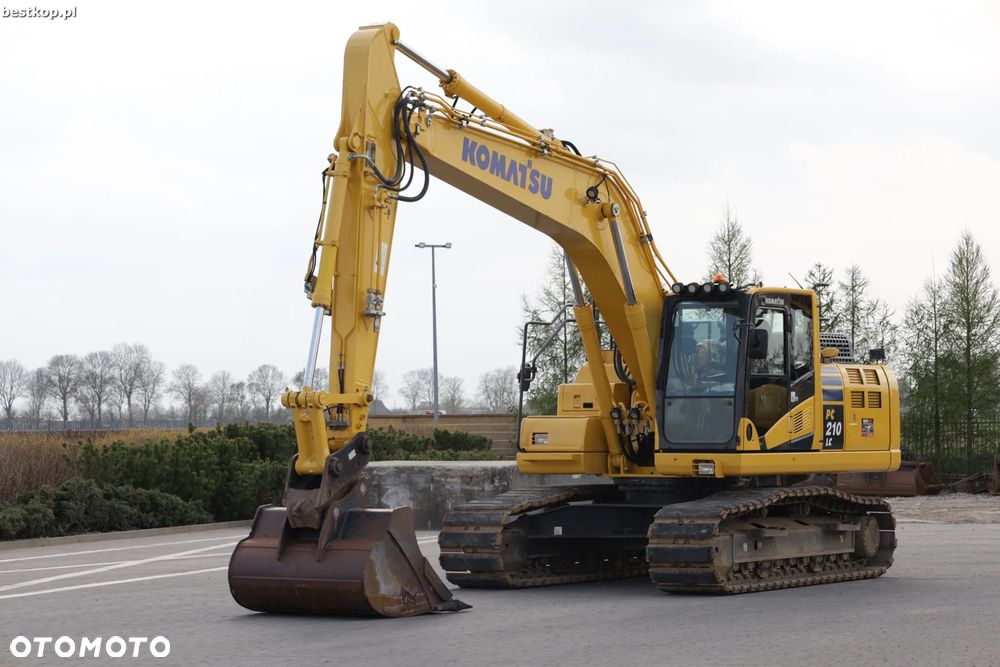 Komatsu PC210LC-11 - 1