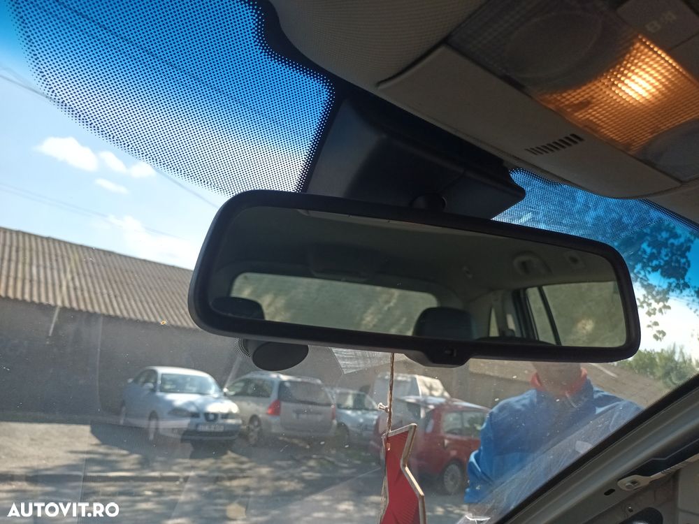 Dezmembrari  Opel ZAFIRA B  2005  > 0000 1.9 CDTI Motorina - 29