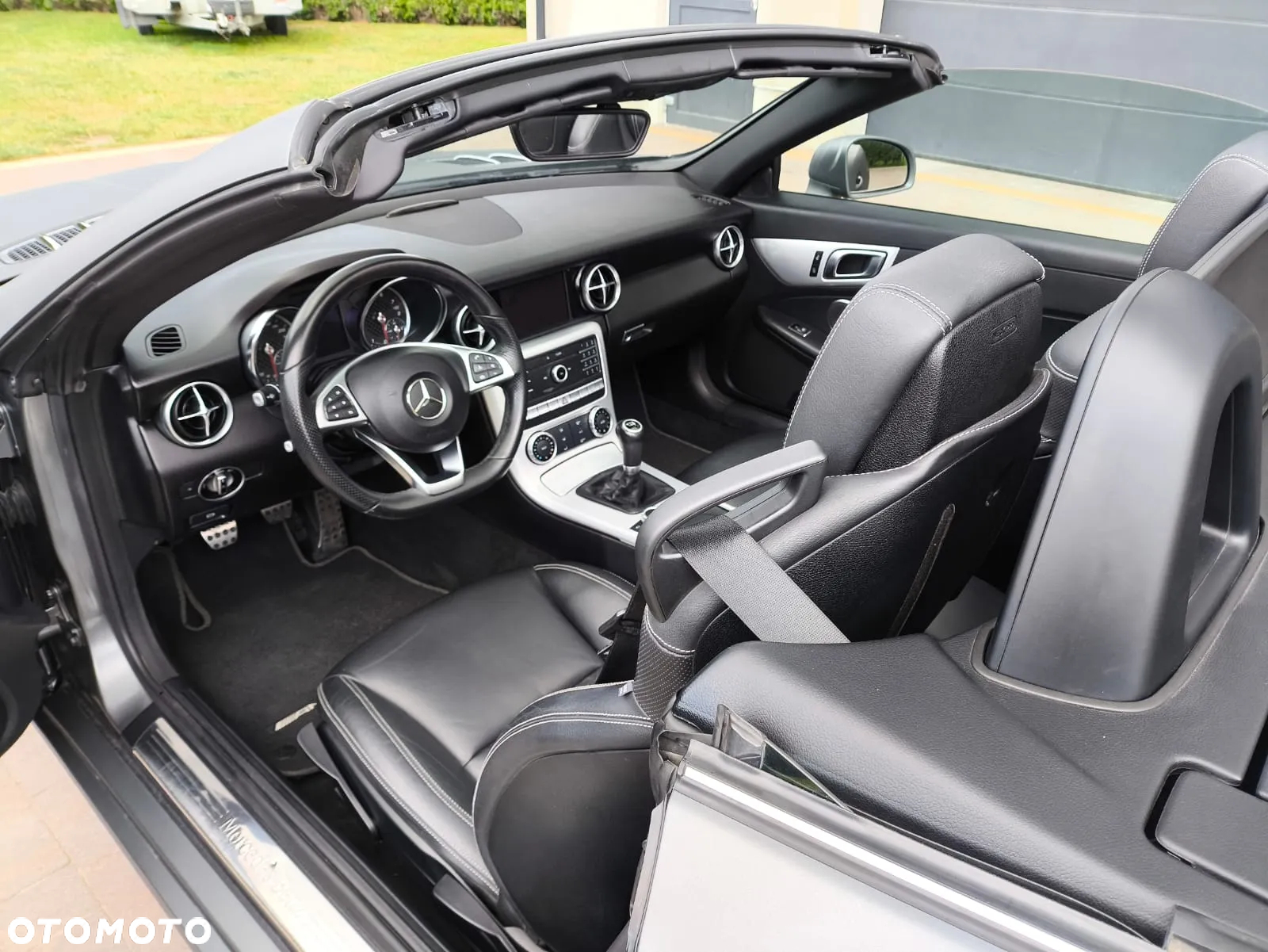 Mercedes-Benz SLC 200 - 17