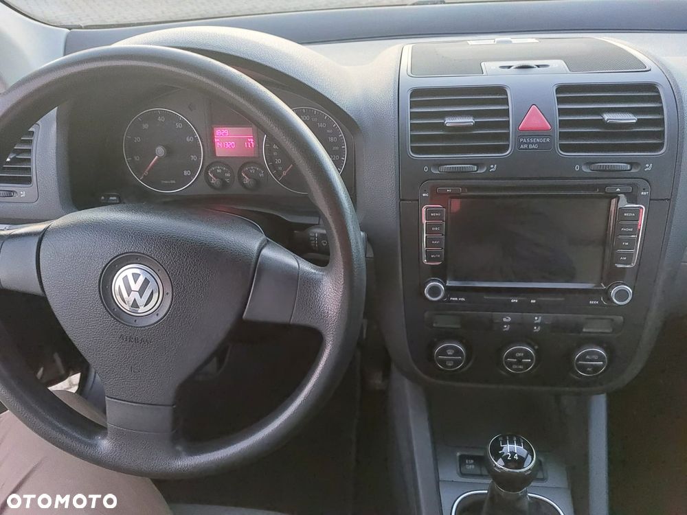 Volkswagen Golf - 9