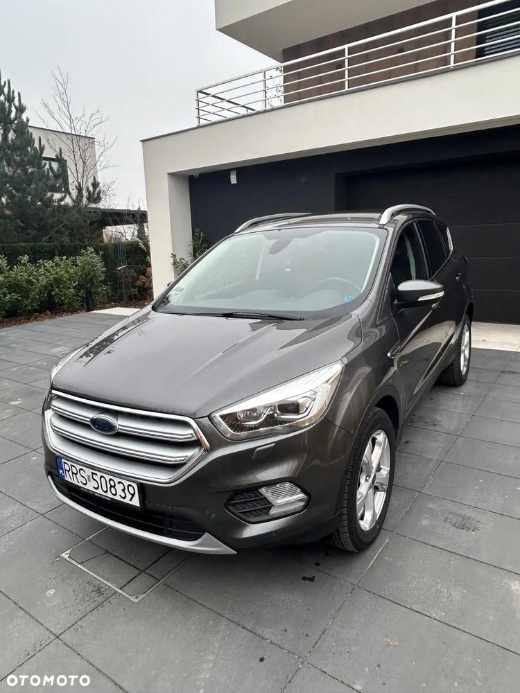 Ford Kuga 1.5 EcoBoost 4x4 Titanium - 1