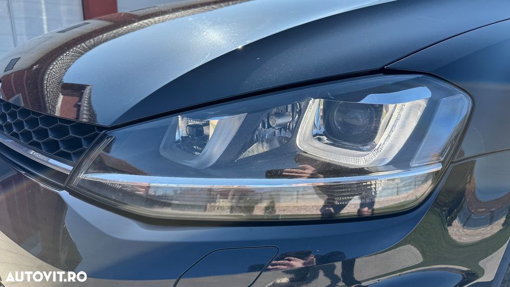 Volkswagen Golf - 34