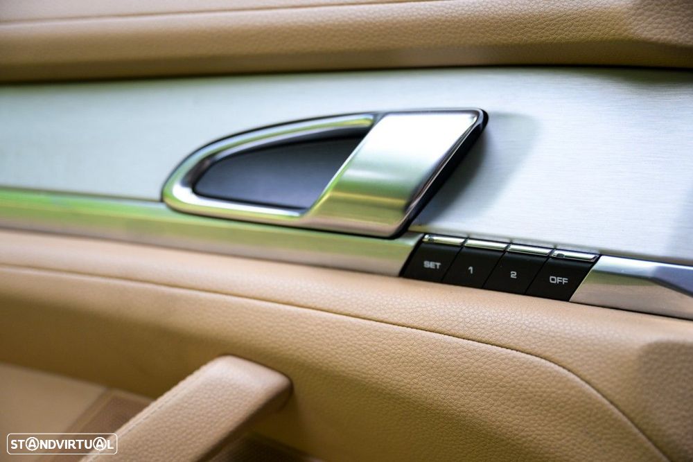 Porsche Panamera S Hybrid J19 - 60