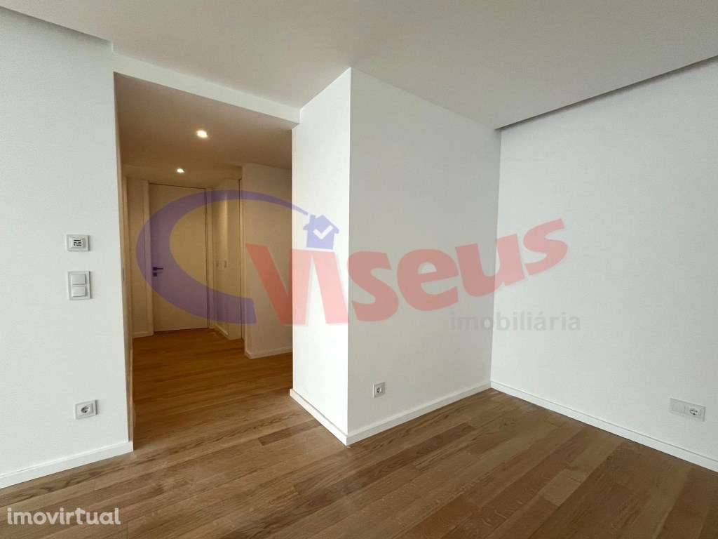 Apartamento T3 Penthouse Novo com Terraço e Varanda Coimbrões - Grande imagem: 4/12