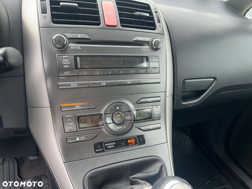 Toyota Auris 2.0 D-4D Executive - 11