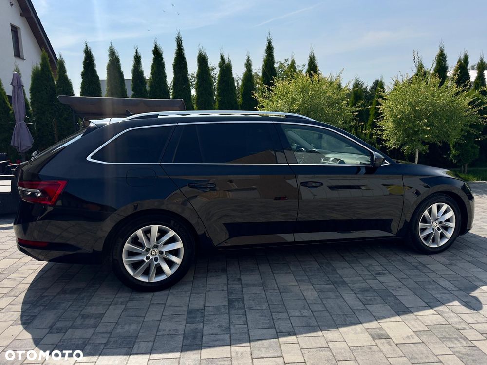 Skoda Superb 2.0 TDI SCR Style DSG - 5