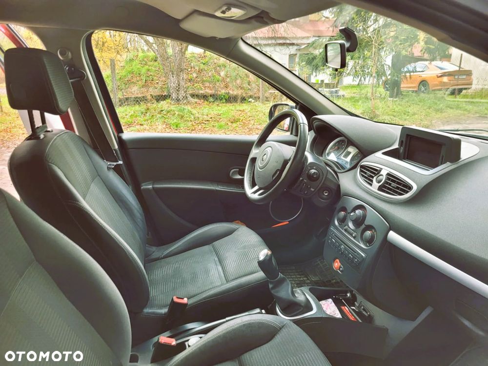 Renault Clio 1.2 16V 75 Expression - 10
