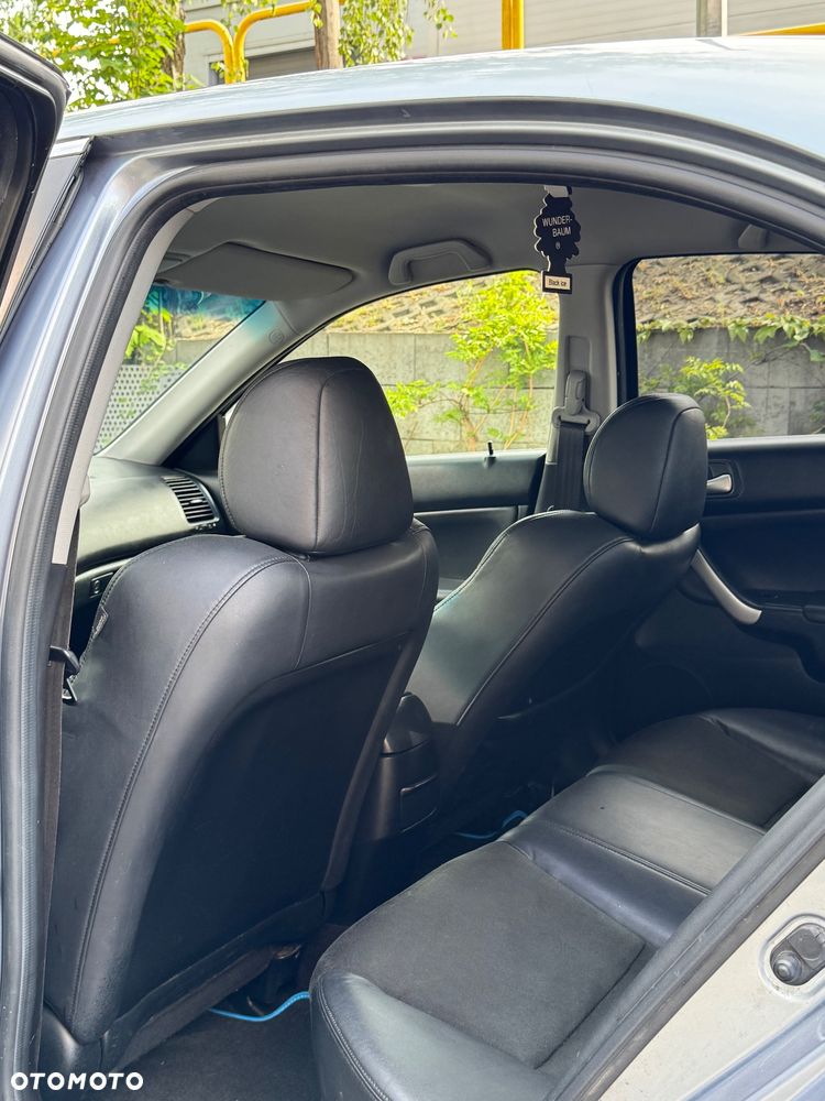 Honda Accord 2.0 i Sport - 8