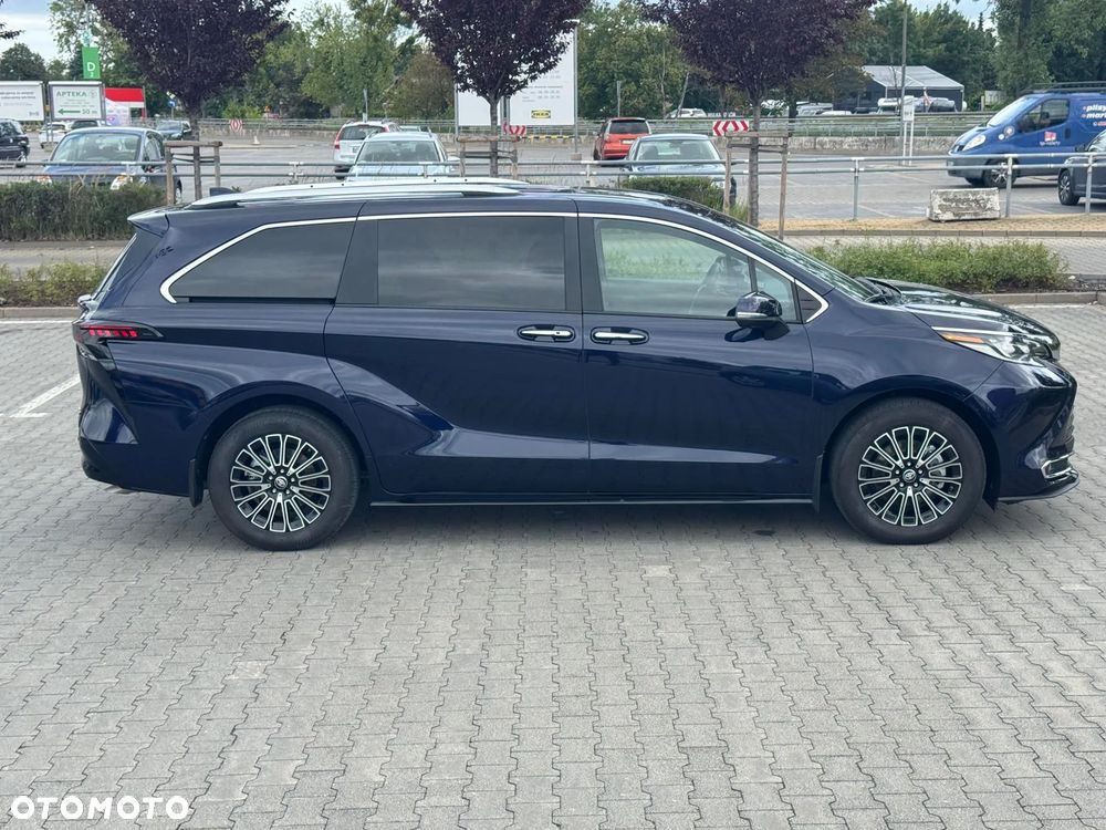 Toyota Sienna - 12