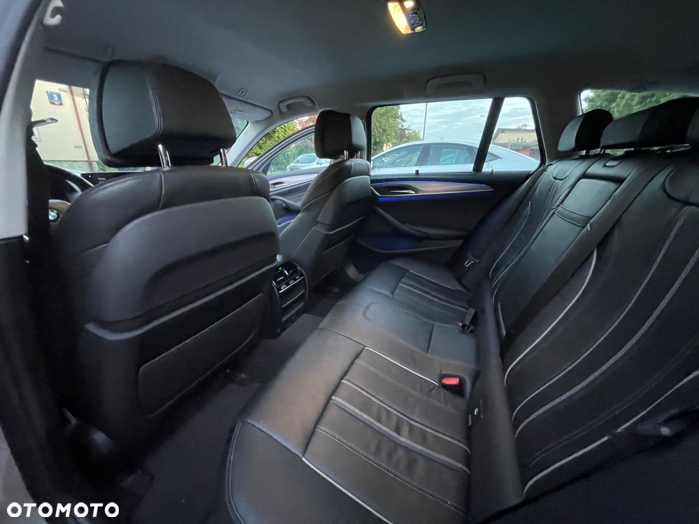 BMW Seria 5 520d Touring - 13