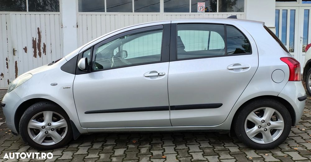 Toyota Yaris 1.4 D-4D Sol - 2