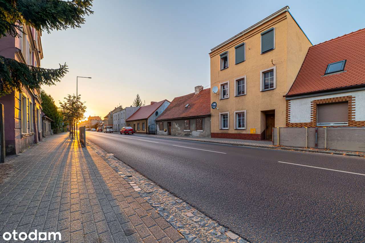 Bezczynszowe mieszkanie trzypokojowe.