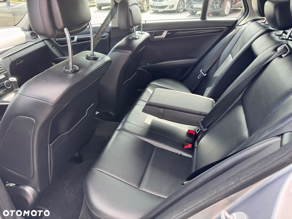 Mercedes-Benz Klasa C 220 CDI DPF Elegance - 17