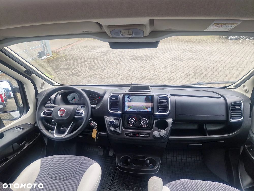KNAUS VanTourer 600L Łóżko 195x190 Automat * Markiza * Hak * Radio 8"  4 osobowy - 26