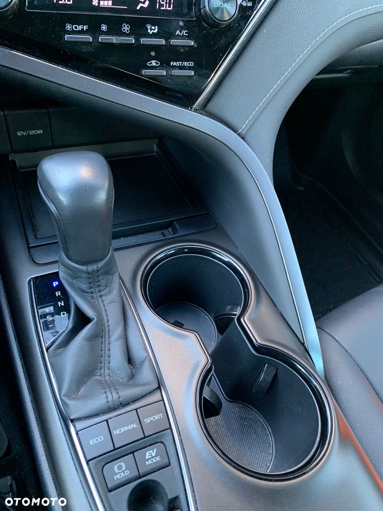 Toyota Camry 2.5 Hybrid Prestige CVT - 9