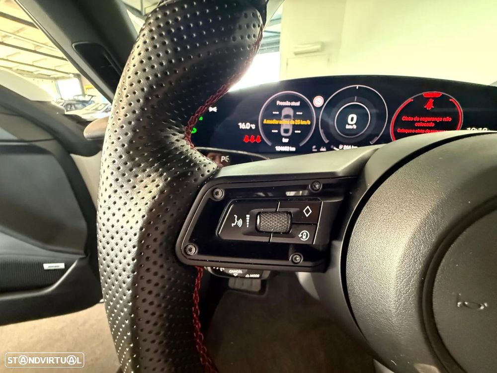 Porsche Taycan 4S - 26