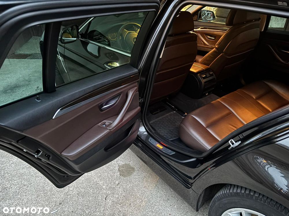 BMW Seria 5 525d - 15