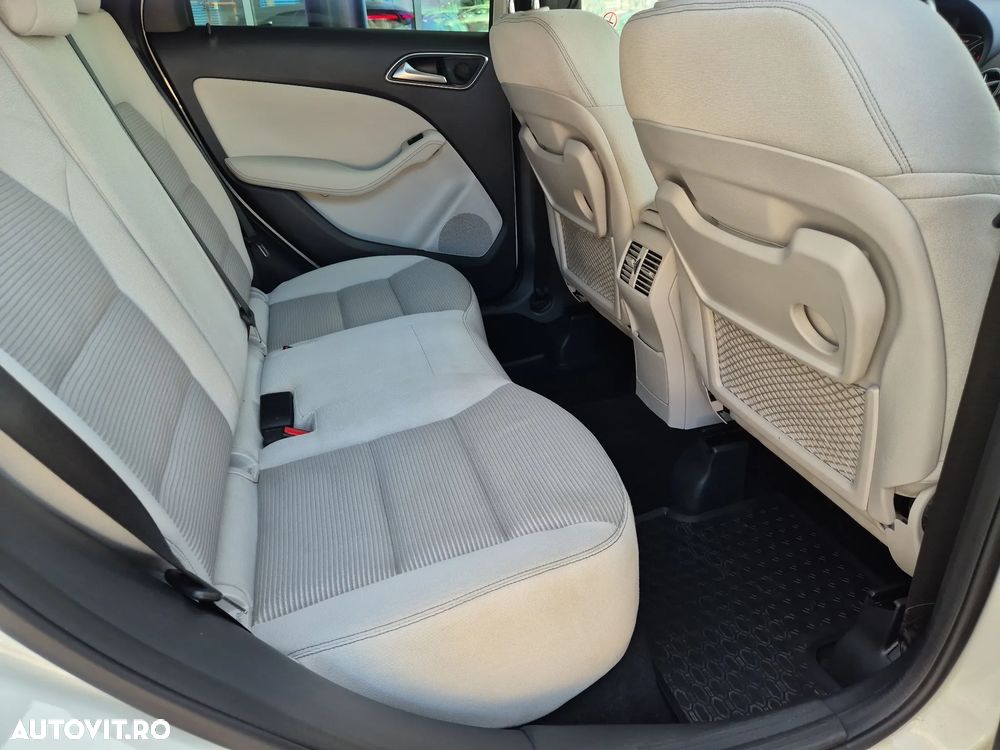 Mercedes-Benz B 180 - 19