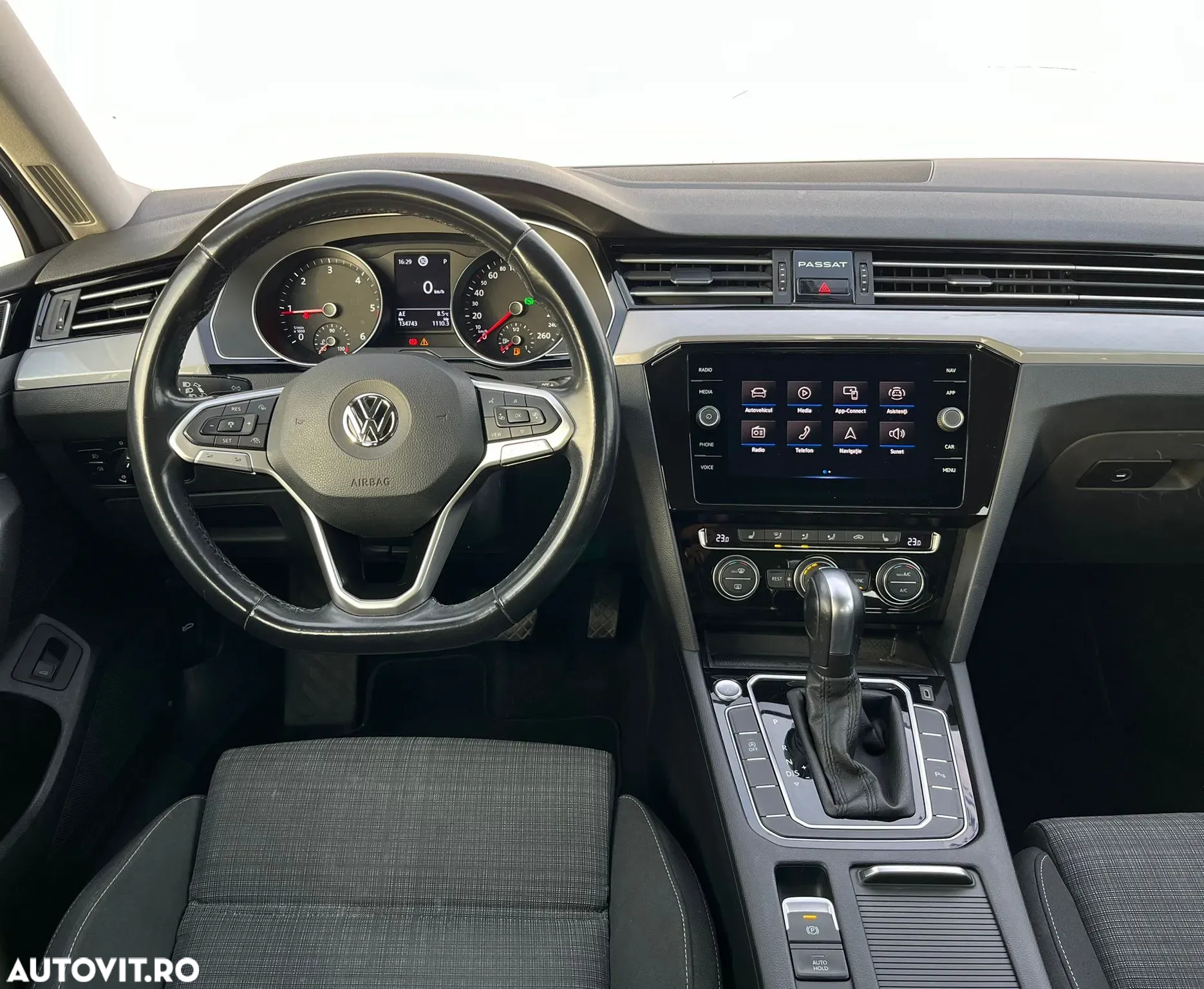 Volkswagen Passat - 9