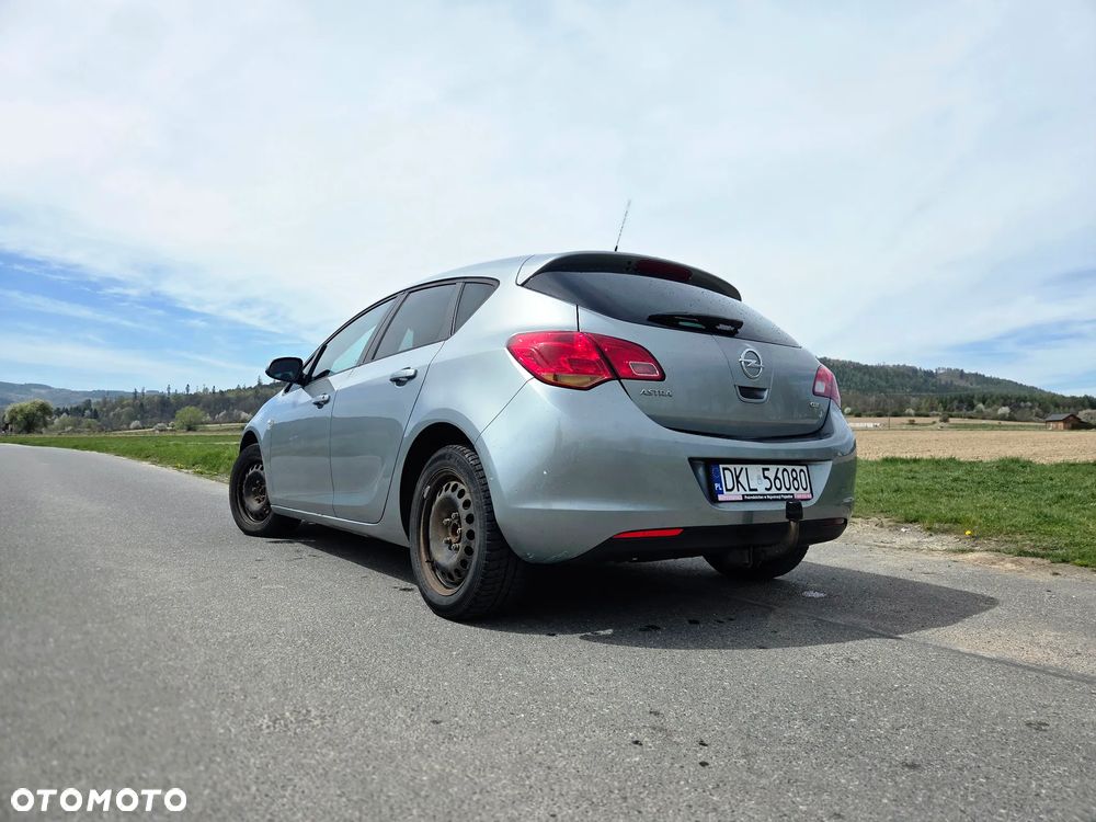 Opel Astra 1.7 CDTI Enjoy - 8