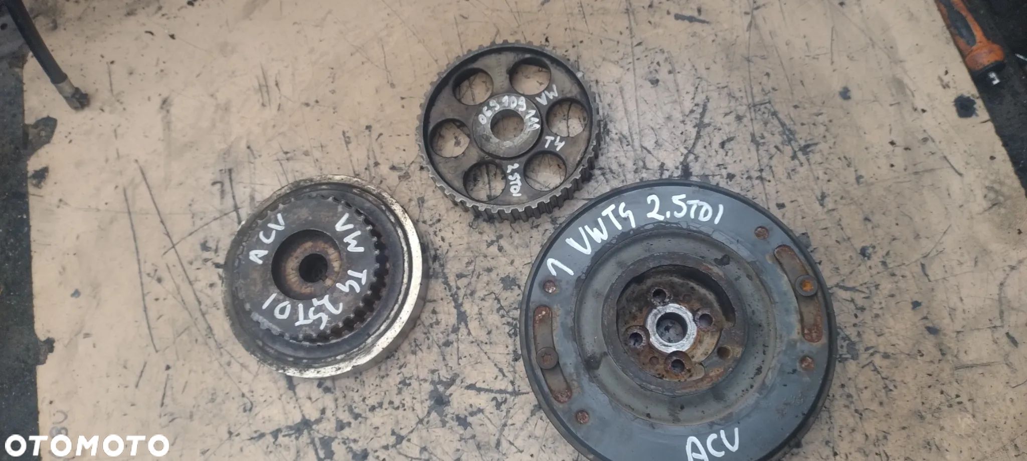 VW  2,5tdi  T4 LT koło walka 046103111C TRANSPORTER pasowe wału pompy wtryskowej - 1