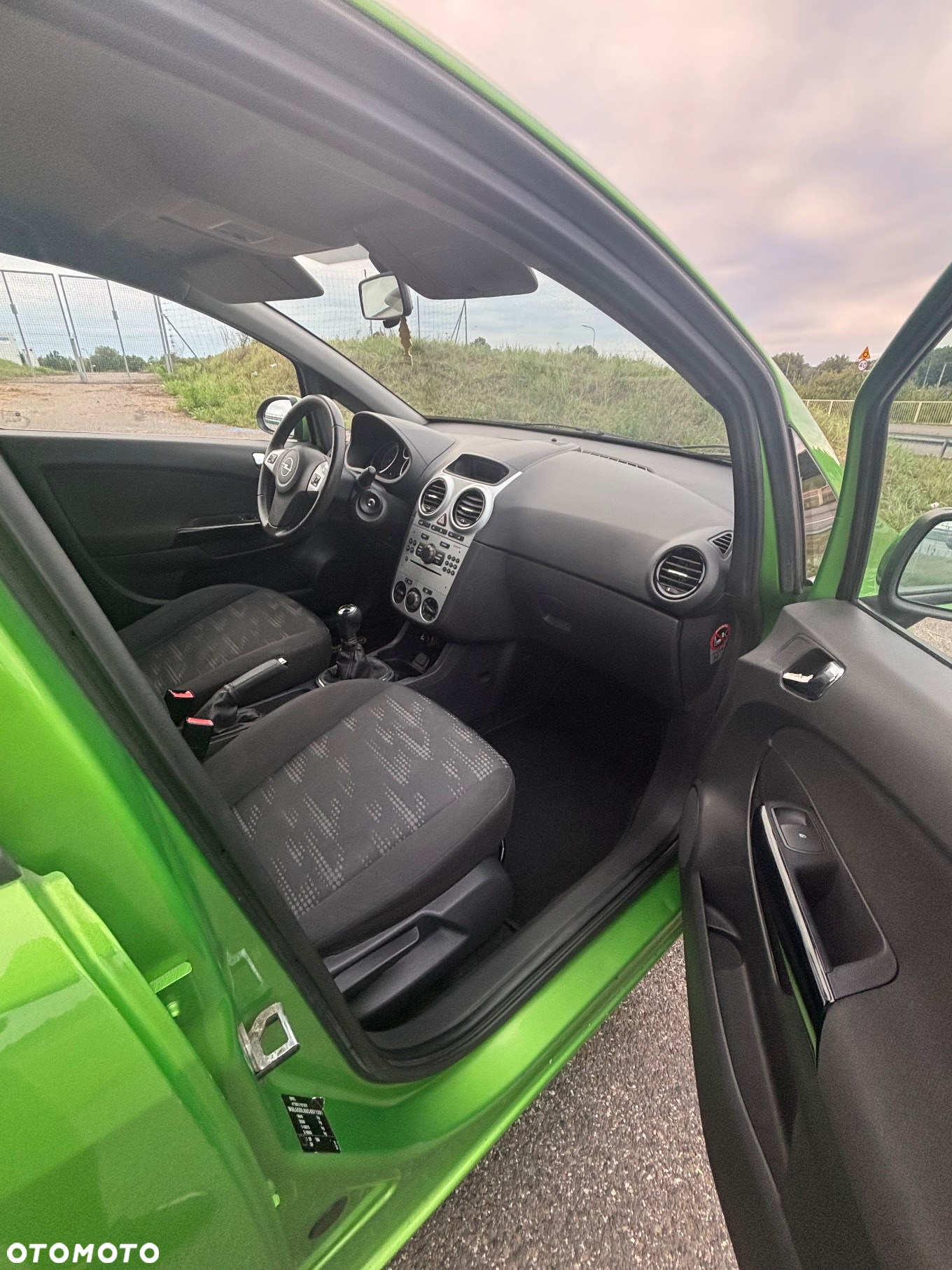 Opel Corsa 1.4 16V Satellite - 17