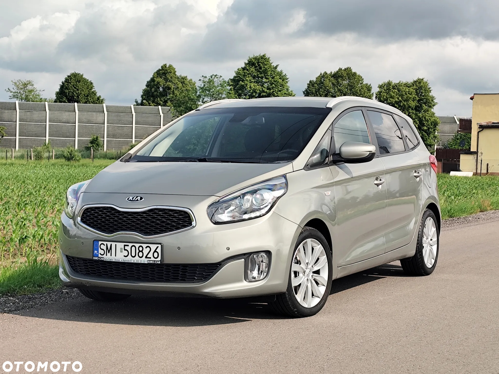 Kia Carens 1.6 GDI Dream Team Edition - 17