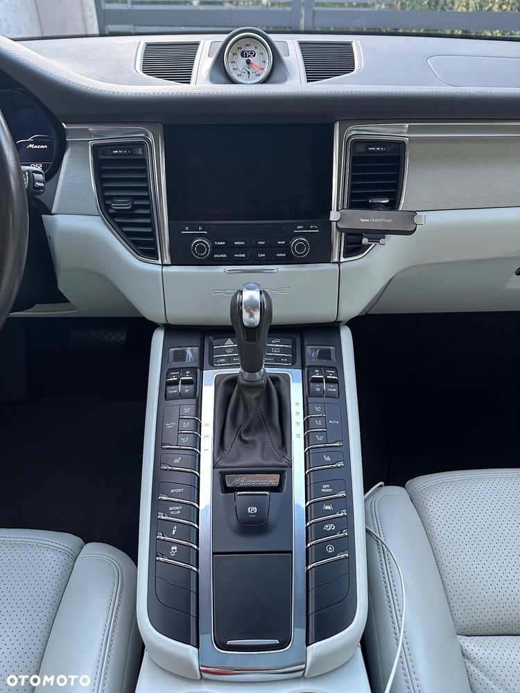 Porsche Macan Standard - 17