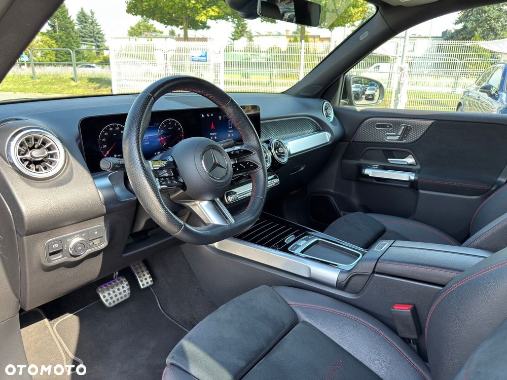 Mercedes-Benz GLB 220 mHEV 4-Matic AMG Line 8G-DCT - 17