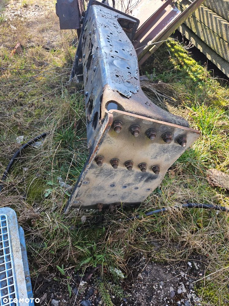 belka zaczepu dolnego tandem VOLVO - 5