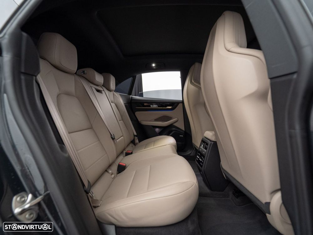 Porsche Macan Electric 4 - 61