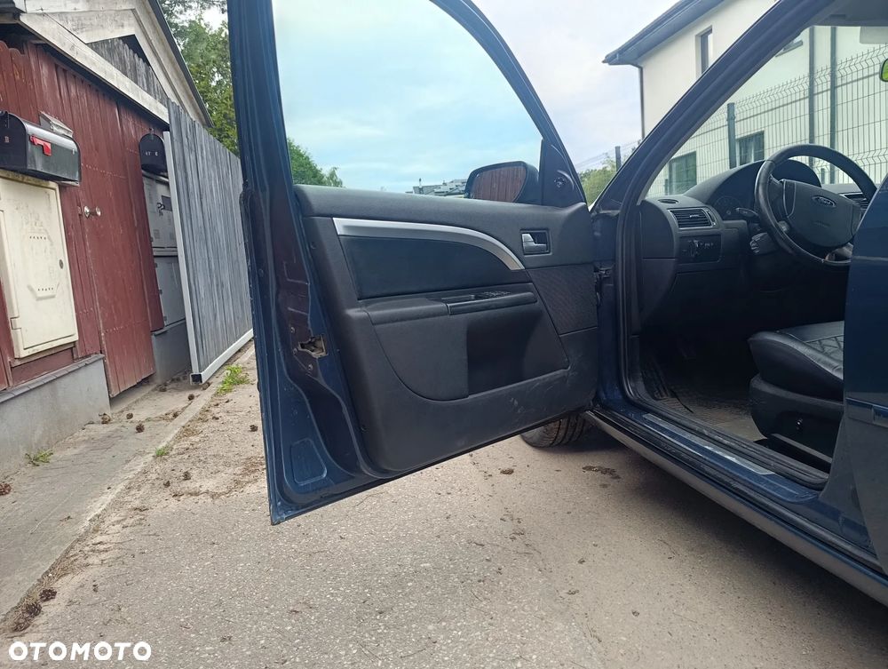 Ford Mondeo 1.8 Ambiente - 9