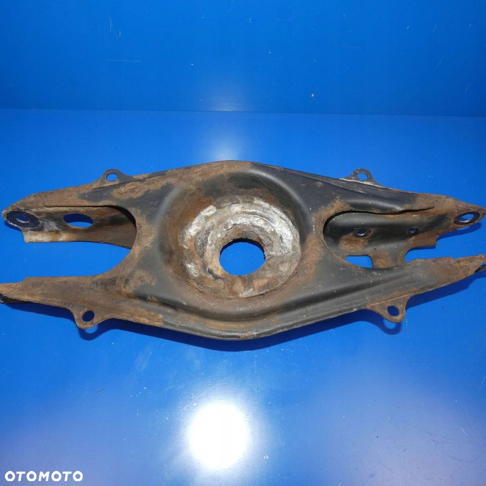 MERCEDES CLS W218 WAHACZ PRAWY TYŁ TYLNY - 2