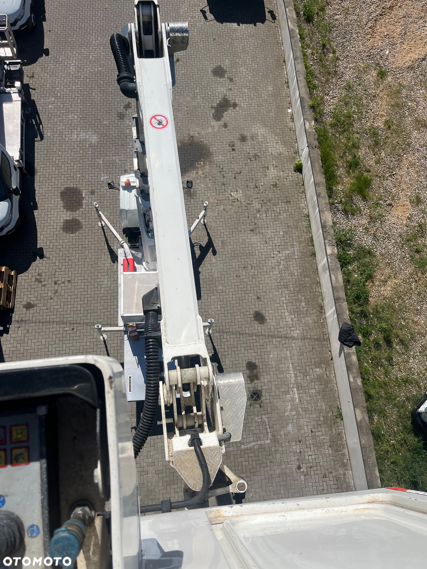 Nissan Podnośnik Koszowy Zwyżka Palfinger 210Bk 21 Metrów 16 w bok ! PILOT NA KABLU!! UDT !! Kosz 1000V Izolowany Jak Wumag Ruthmann Gsr - 28