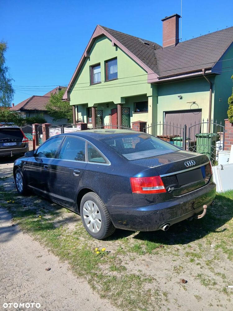 Audi A6 Limousine 2.4 - 4