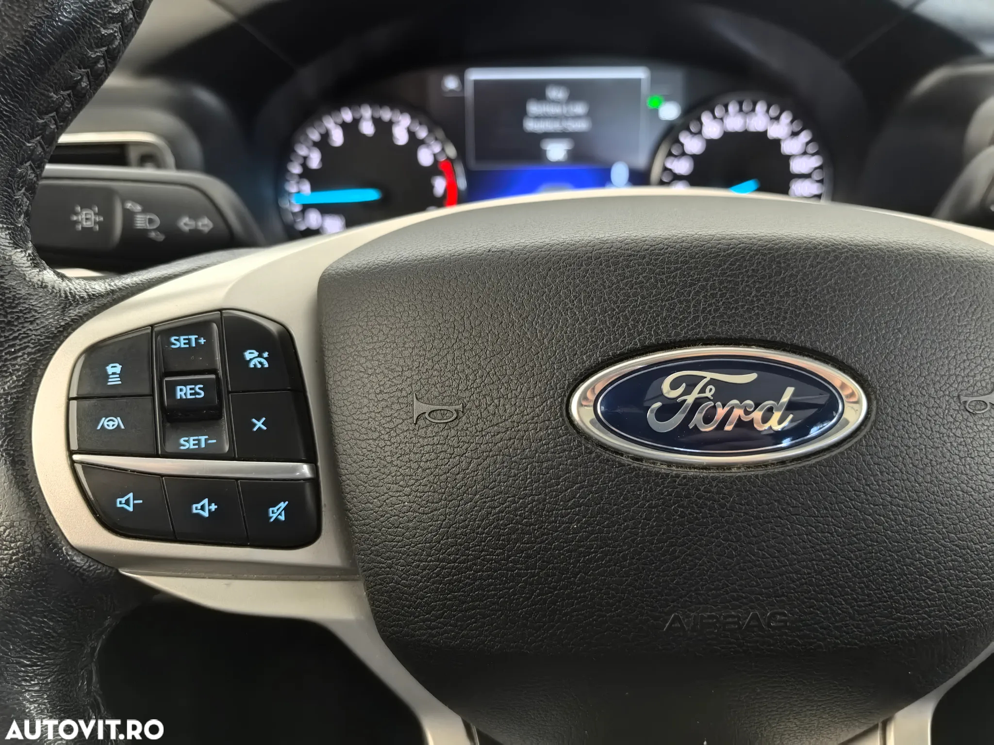 Ford Explorer - 14