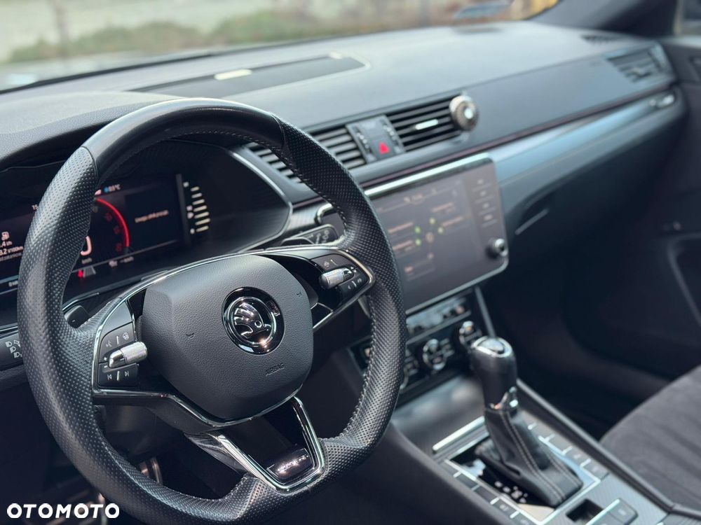 Skoda Superb 2.0 TDI SCR Sportline DSG - 19