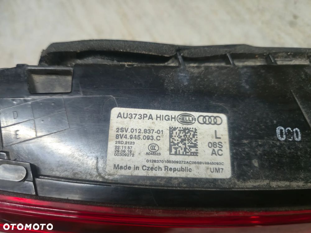 AUDI A3 8V SPORTBACK LAMPA LEWA PRAWA W KLAPĘ - 6