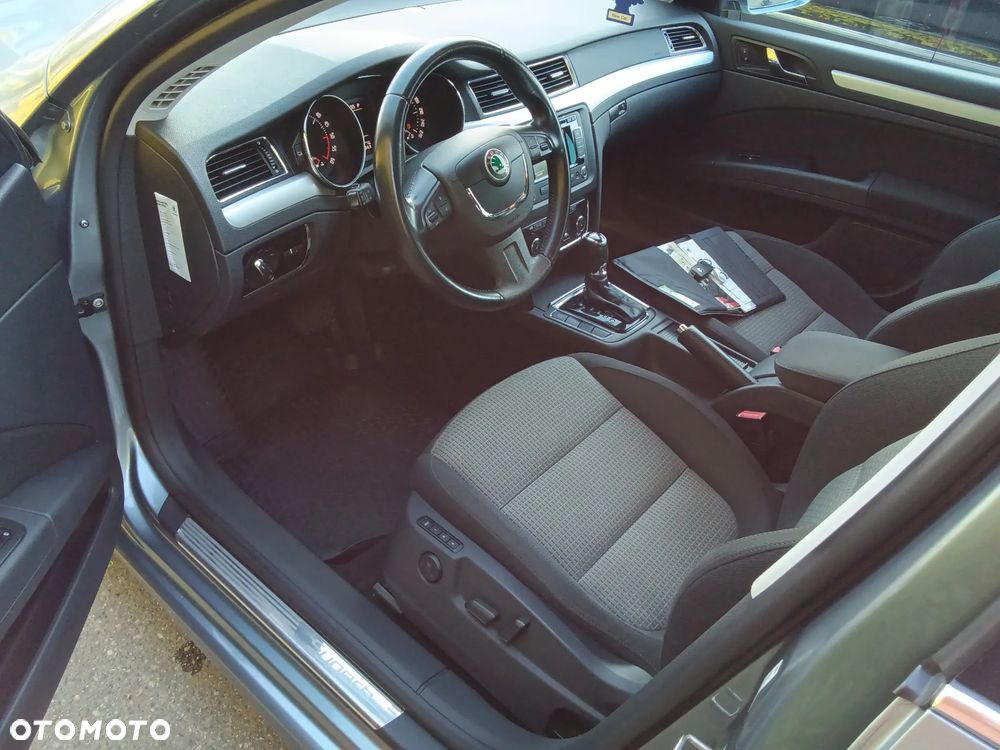 Skoda Superb 2.0 TDI Comfort DSG - 10
