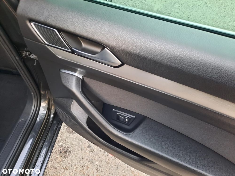 Volkswagen Passat - 24