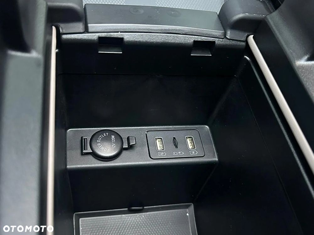 BYD Tang Flagship - 38