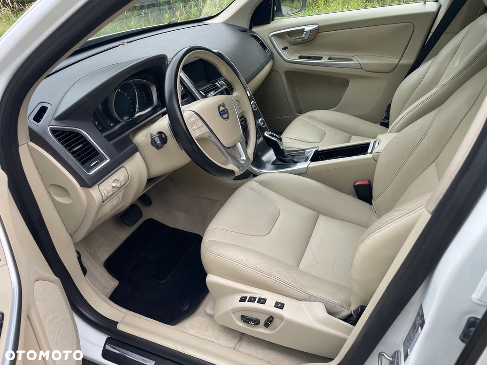 Volvo XC 70 T6 AWD Momentum - 11