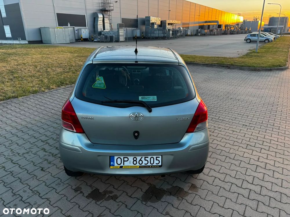 Toyota Yaris 1.33 Luna - 2