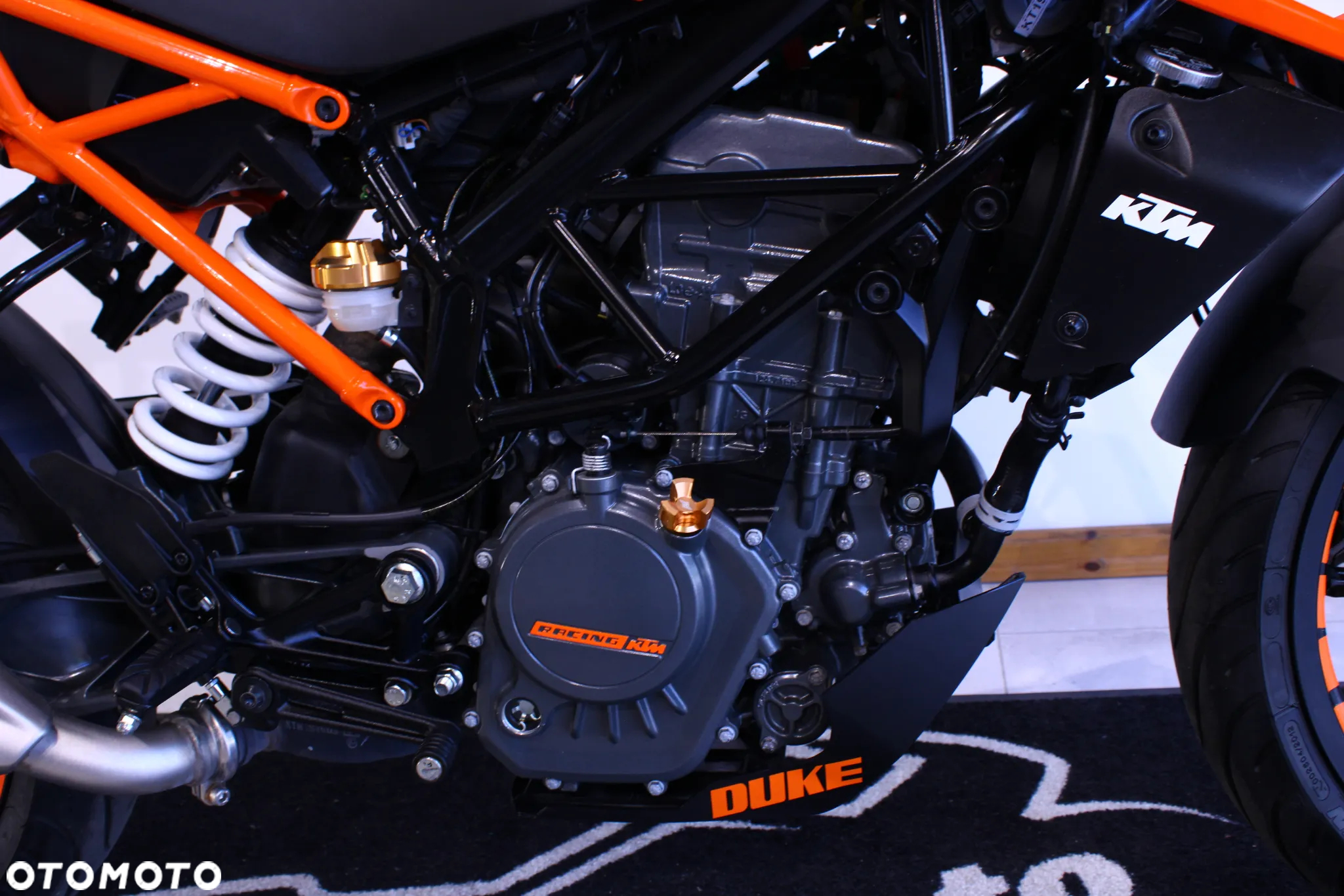 KTM Duke - 18