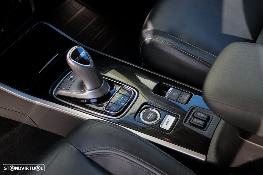 Mitsubishi Outlander - 22