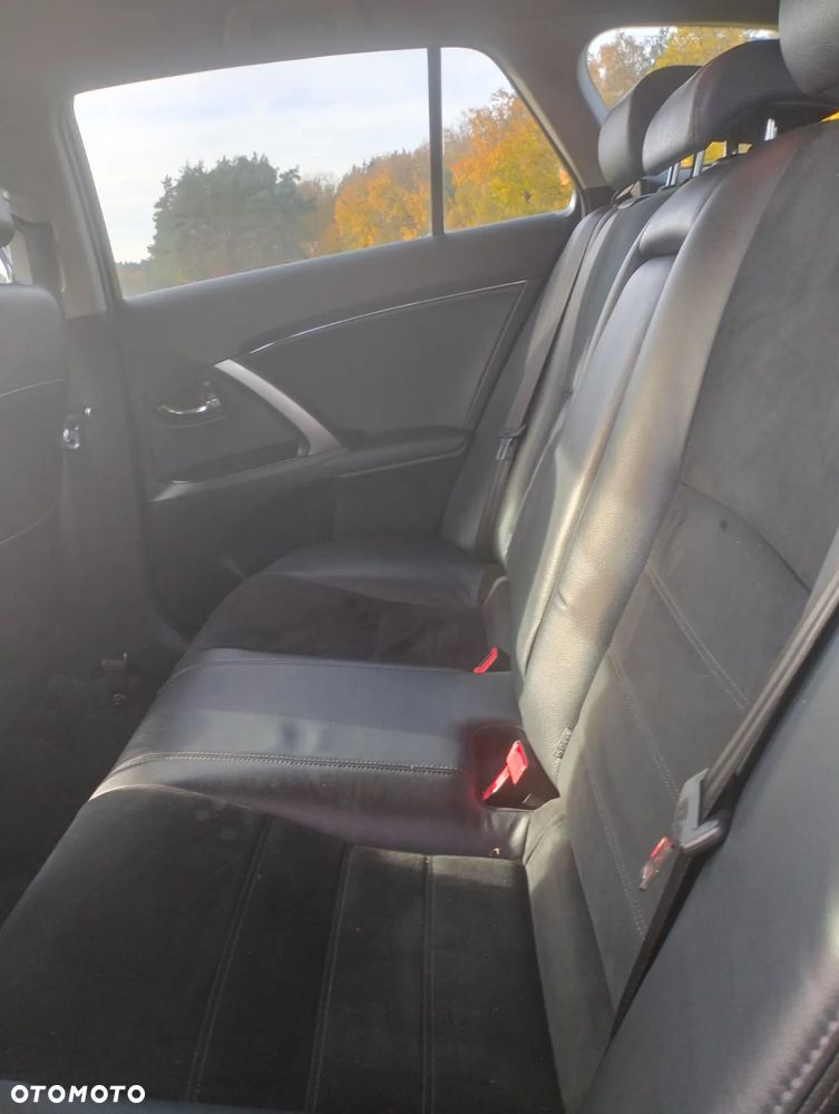 Toyota Avensis 2.0 D-4D Style - 11