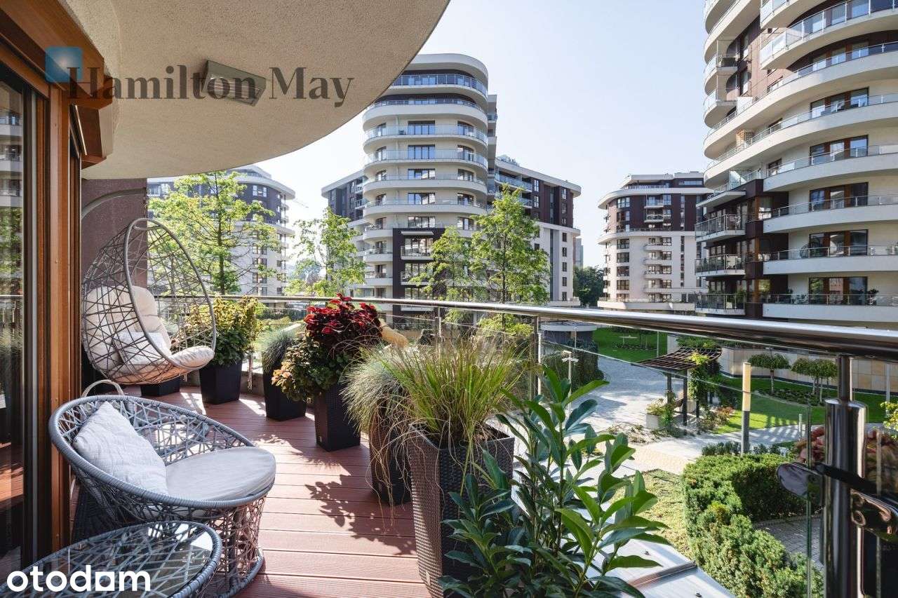 Luksusowy apartament z pięknym balkonem