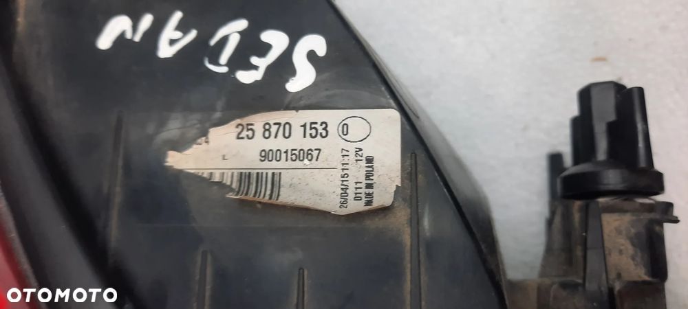 OPEL ASTRA J SEDAN LAMPA TYLNIA PRAWA  25870154 25870153 - 9
