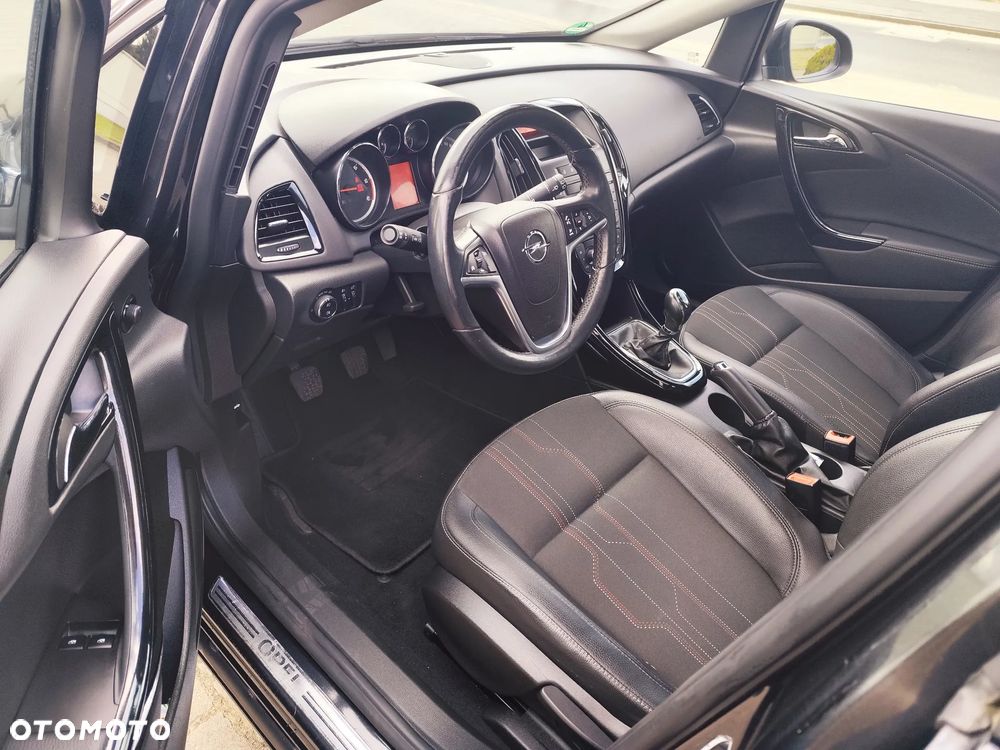 Opel Astra 1.7 CDTI DPF 150 Jahre - 10