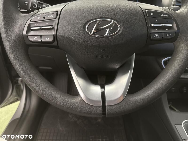 Hyundai i30 1.5 DPI Classic + - 18